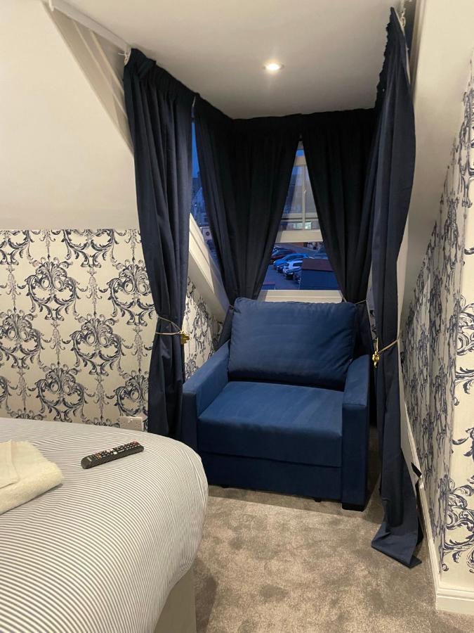 Deluxe Studios With Spa Included 朴次茅斯 外观 照片