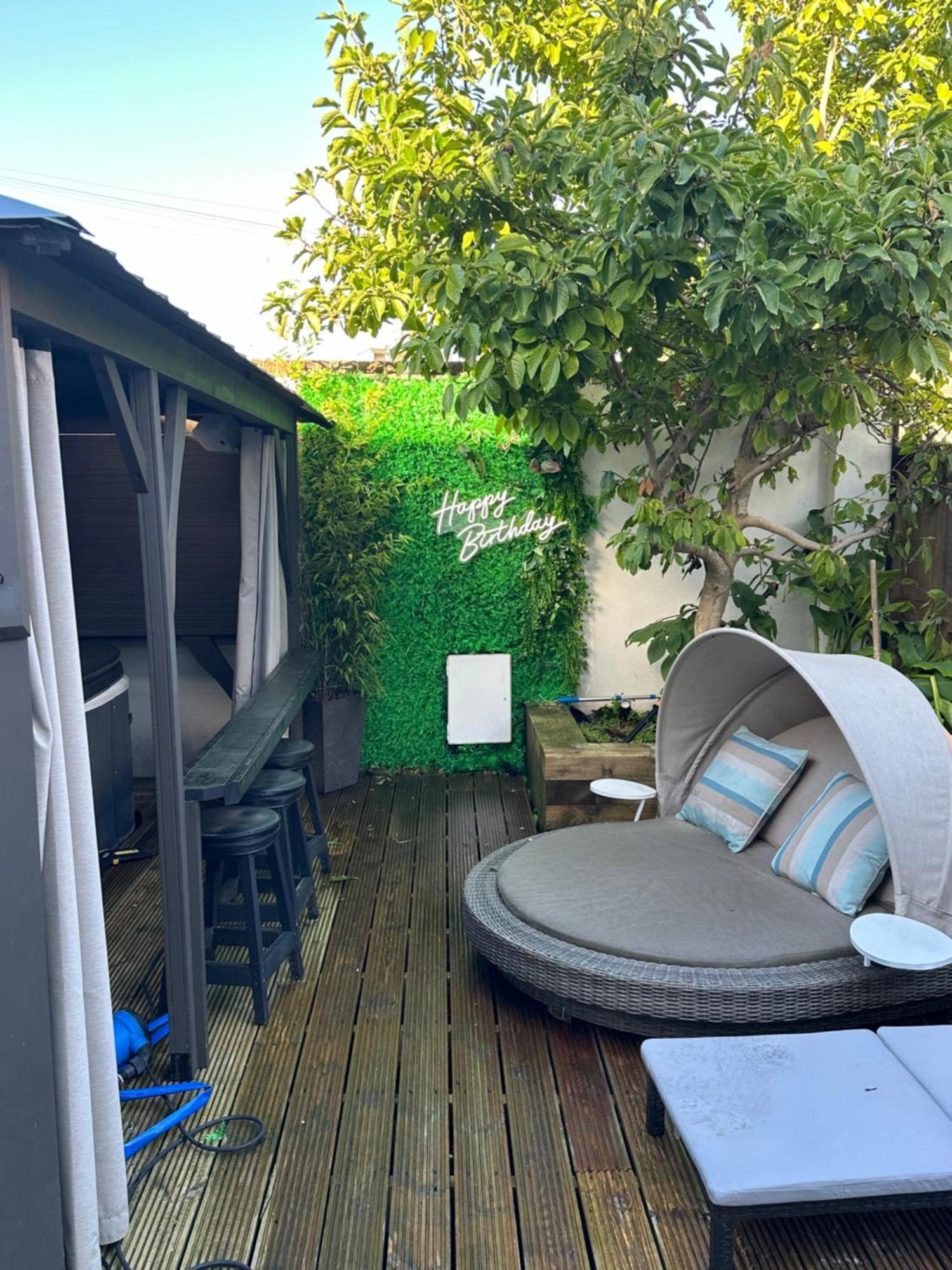 Deluxe Studios With Spa Included 朴次茅斯 外观 照片